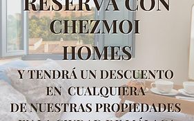 Elegant Town Hall Apartment With Views